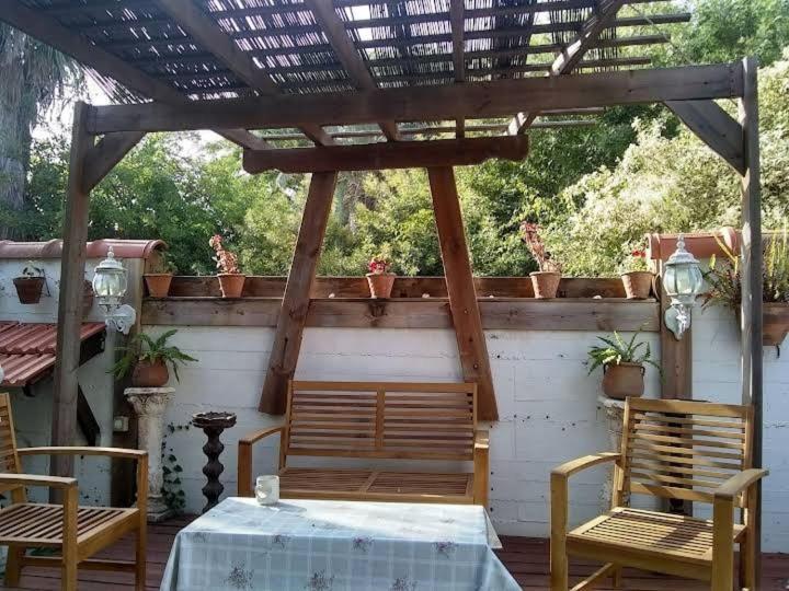Czarina Cabin הבקתה הקיסרית והדירה הקיסרית Czarina Apartment Кесария Экстерьер фото